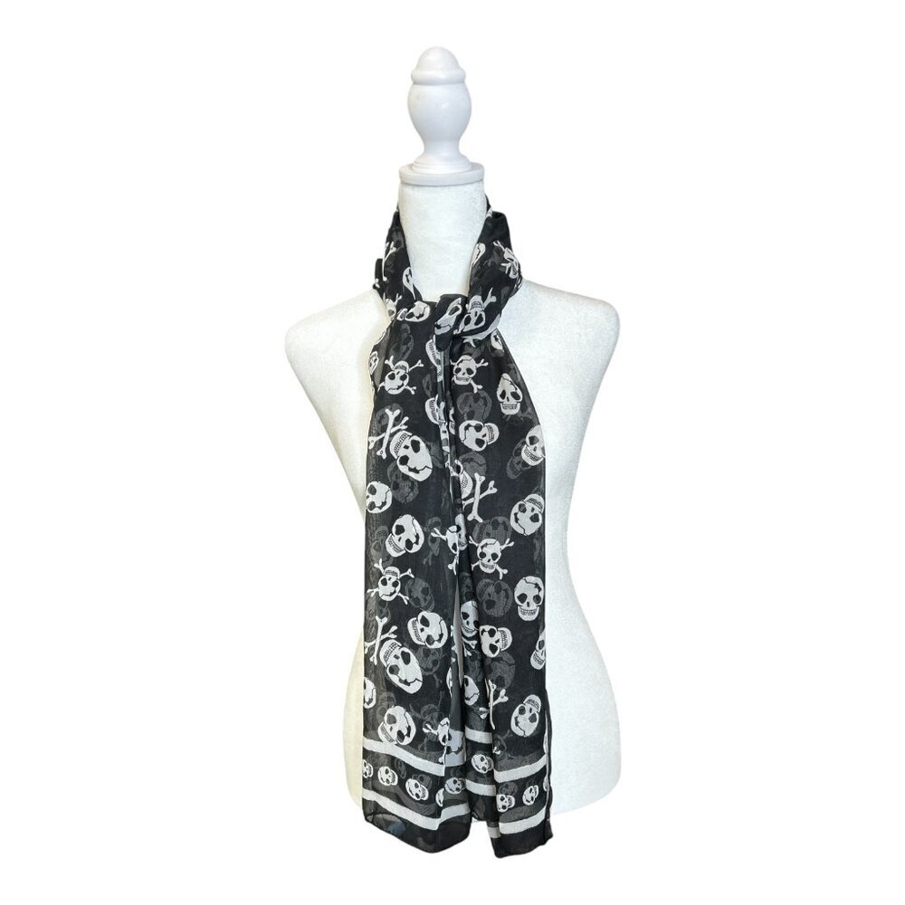 Halloween Spooky Unisex Scarf with‎ Printed Skulls Black & White Grunge Goth